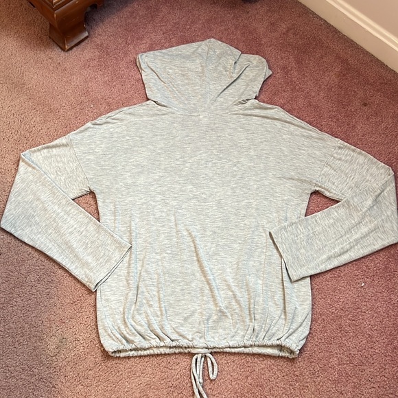 Light weight pull over - Picture 3 of 3